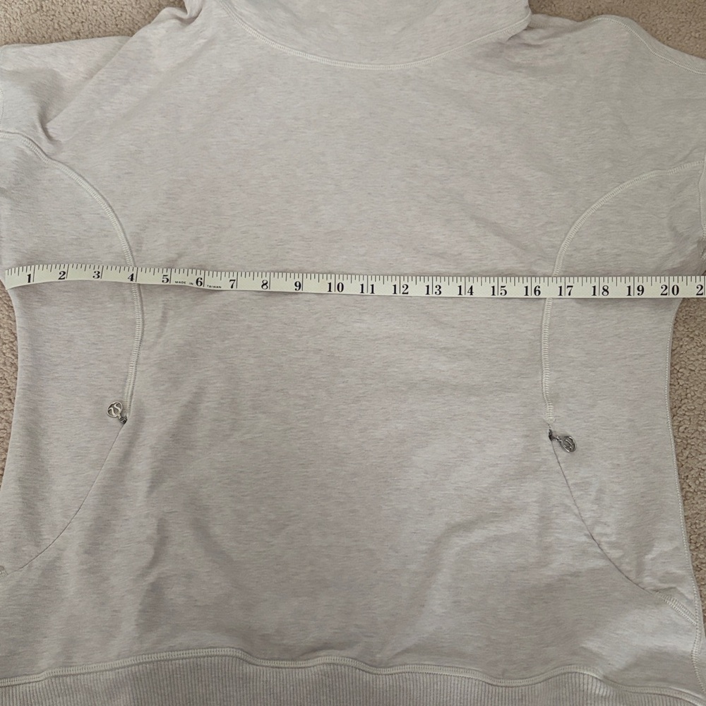 Lululemon Athletica sweatshirt - Picture 4 of 4